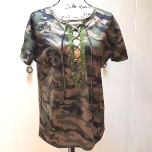 Womens Camouflage Lace Up Detail Neckline Short-Sleeve Top  Sz.XL